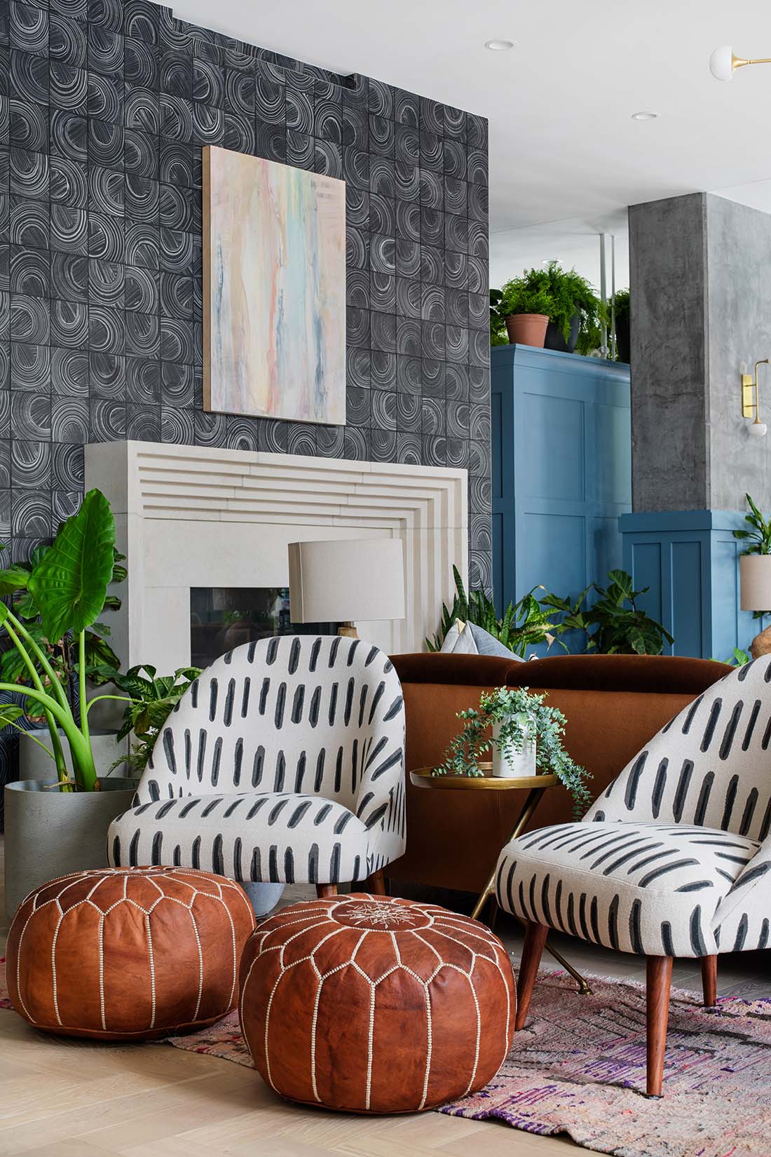 Finished wallpaper project in an interior